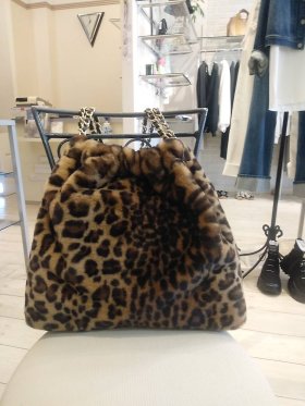 BLOG更新しました『VIOLAd'OROファーバッグ入荷』