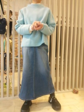 BLOG更新しました『ニット×デニムスカート』